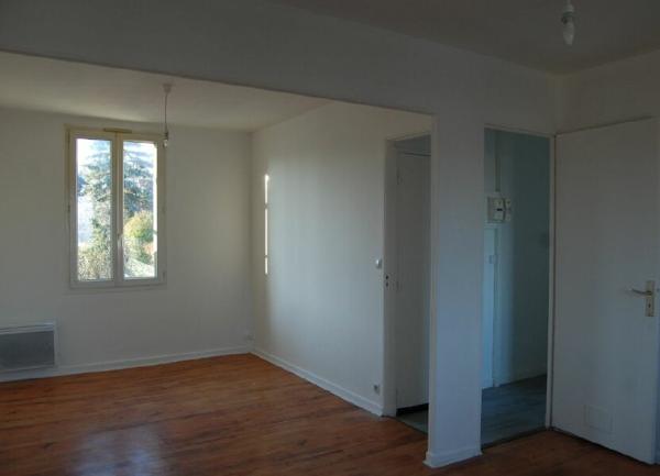 Immeuble à vendre    7 pièces • 123 m2 Saint-Satur