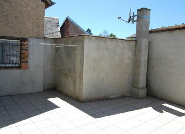 Immeuble à vendre    7 pièces • 123 m2 Saint-Satur