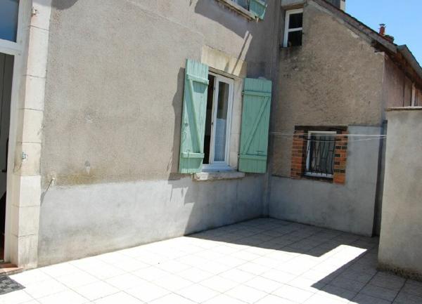 Immeuble à vendre    7 pièces • 123 m2 Saint-Satur