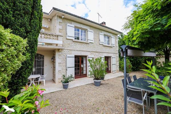 Maison à vendre 421 200 € Cognac 8 p 210 m² DPE E