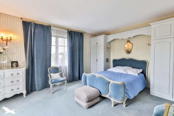 Maison à vendre 421 200 € Cognac 8 p 210 m² DPE E
