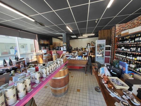 Immeuble à vendre 236 000 € Saint-Genis-de-Saintonge 205 m² DPE D
