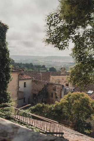 Maison de village avec jardin et vue