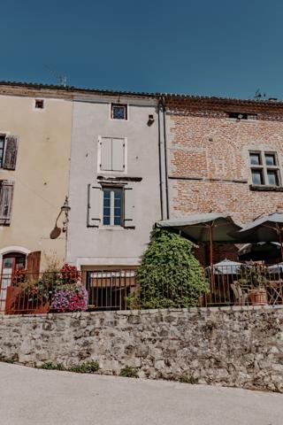 Maison de village avec jardin et vue