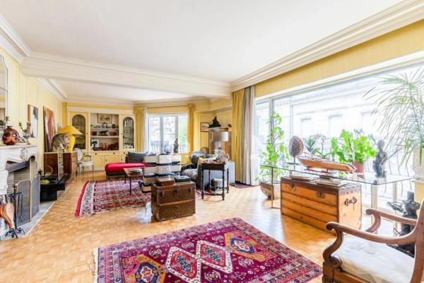 BORDEAUX SAINT GENES - APPARTEMENT T6 AVEC BALCON - BEAUCOUP DE CACHET - BELLES PRESTATIONS - DPE C - TRAVERSANT - CALME