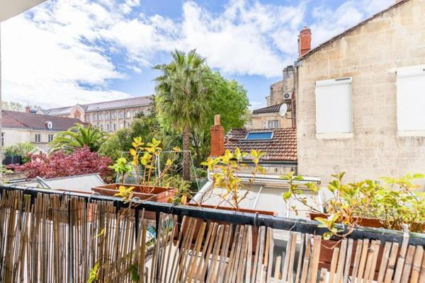 BORDEAUX SAINT GENES - APPARTEMENT T6 AVEC BALCON - BEAUCOUP DE CACHET - BELLES PRESTATIONS - DPE C - TRAVERSANT - CALME