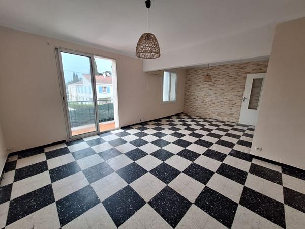 A VENDRE RODILHAN : Immeuble de 4 lots