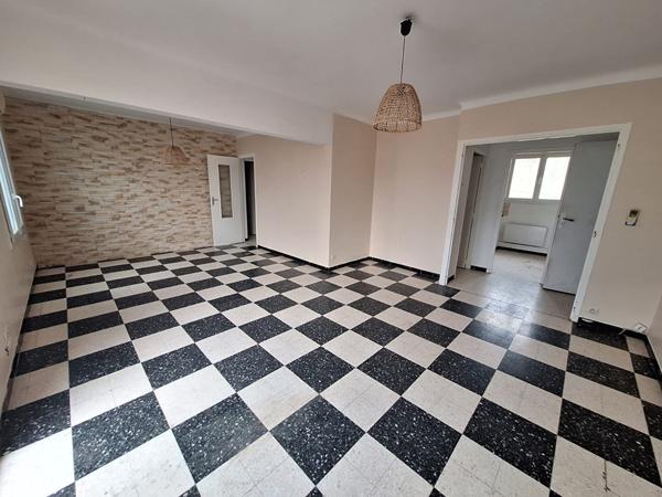 A VENDRE RODILHAN : Immeuble de 4 lots