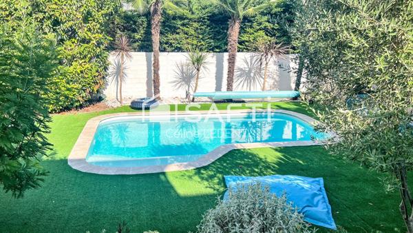 Maison de caractère haut de gamme de plus de 200m2 habitables avec jardin paysager et piscine chauffée