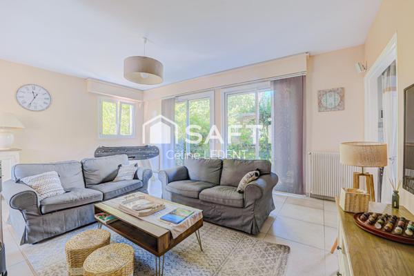 Maison de caractère haut de gamme de plus de 200m2 habitables avec jardin paysager et piscine chauffée