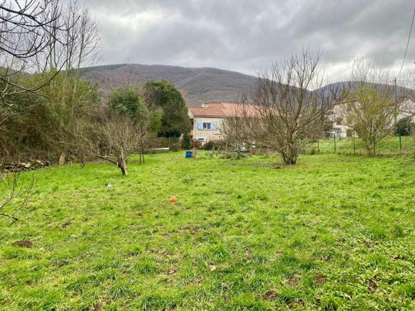 Maison de hameau avec jardin