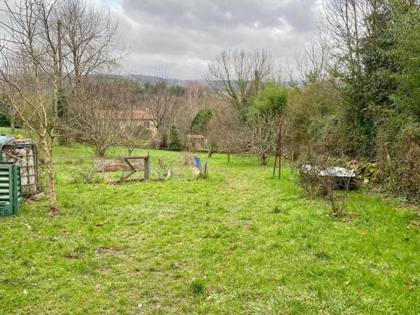 Maison de hameau avec jardin