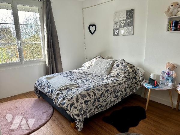 Située dans le centre de GOURNAY EN BRAY, charmante maison entièrement rénovée.