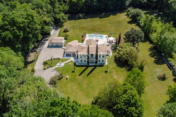 Propriété de Prestige Proche Bordeaux – Élégance, Nature & Confort Haut de Gamme