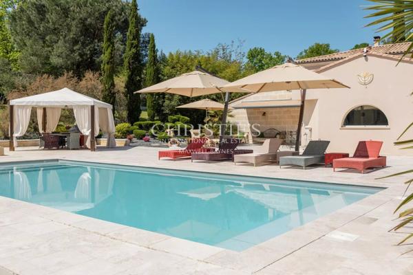 Propriété de Prestige Proche Bordeaux – Élégance, Nature & Confort Haut de Gamme