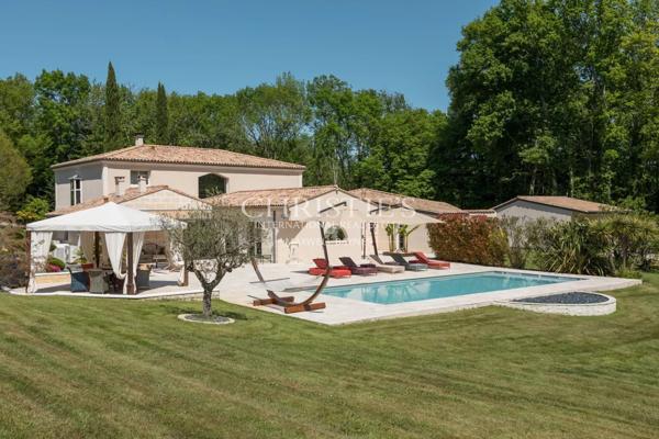 Propriété de Prestige Proche Bordeaux – Élégance, Nature & Confort Haut de Gamme