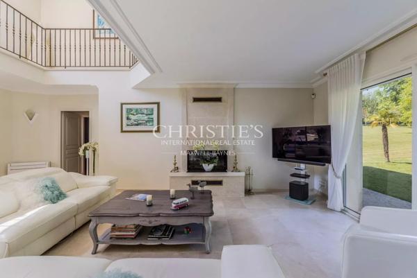 Propriété de Prestige Proche Bordeaux – Élégance, Nature & Confort Haut de Gamme