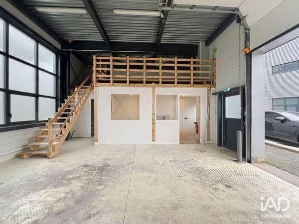 Location local d’activité 102 m² Chanteloup-en-Brie
