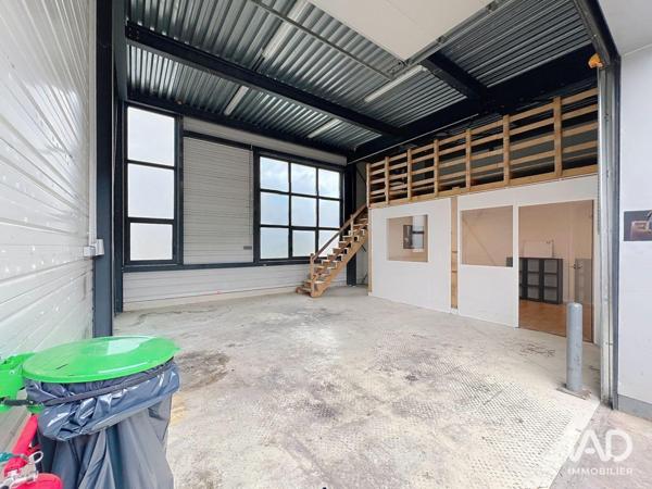 Location local d’activité 102 m² Chanteloup-en-Brie
