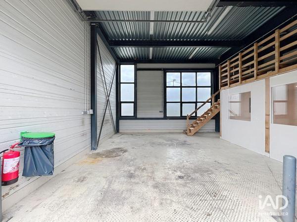 Location local d’activité 102 m² Chanteloup-en-Brie