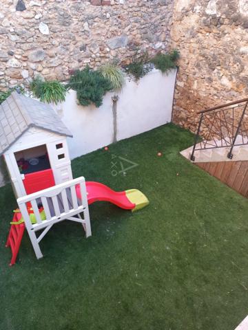 MAISON DE VILLAGE AVEC GARAGE, COUR, TERRASSE ET JACUZZI