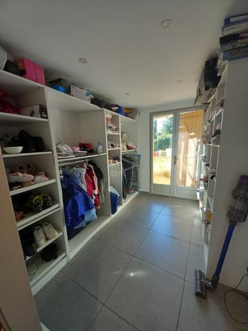 MAISON DE VILLAGE AVEC GARAGE, COUR, TERRASSE ET JACUZZI