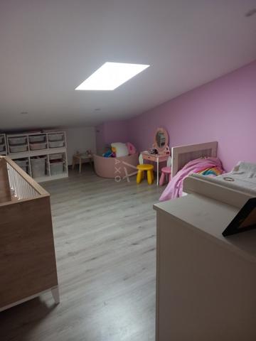 MAISON DE VILLAGE AVEC GARAGE, COUR, TERRASSE ET JACUZZI