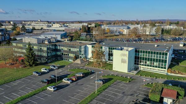 A LOUER SURFACE DE BUREAUX - Z.A. DE SENLIS