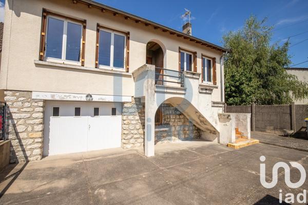 Maison traditionnelle 5 pièces de 93 m² à Quincy-sous-Sénart (91480)