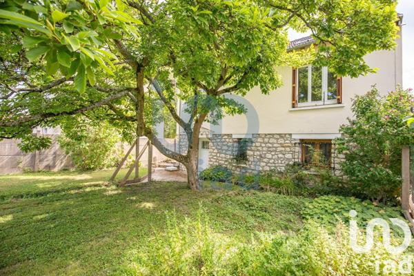 Maison traditionnelle 5 pièces de 93 m² à Quincy-sous-Sénart (91480)