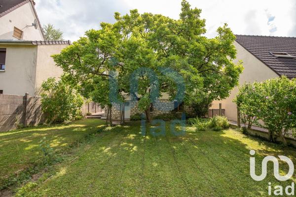 Maison traditionnelle 5 pièces de 93 m² à Quincy-sous-Sénart (91480)