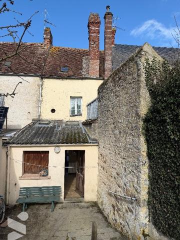 A MORTREE, une maison à usage d'habitation à rénover (59,88m²)