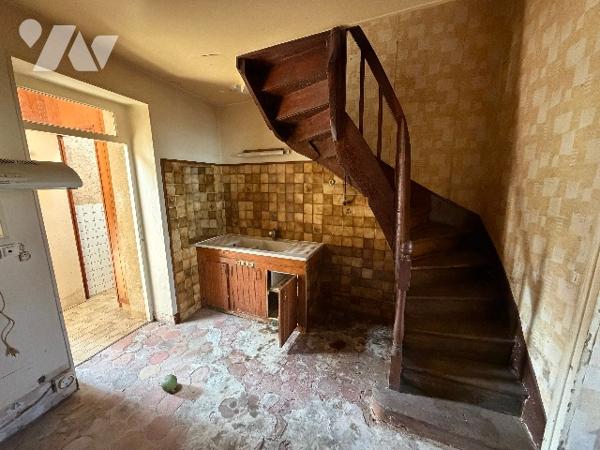 A MORTREE, une maison à usage d'habitation à rénover (59,88m²)
