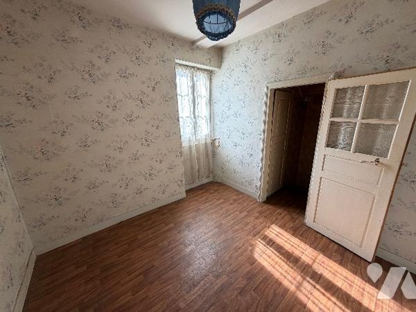 A MORTREE, une maison à usage d'habitation à rénover (59,88m²)