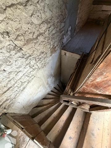 A MORTREE, une maison à usage d'habitation à rénover (59,88m²)