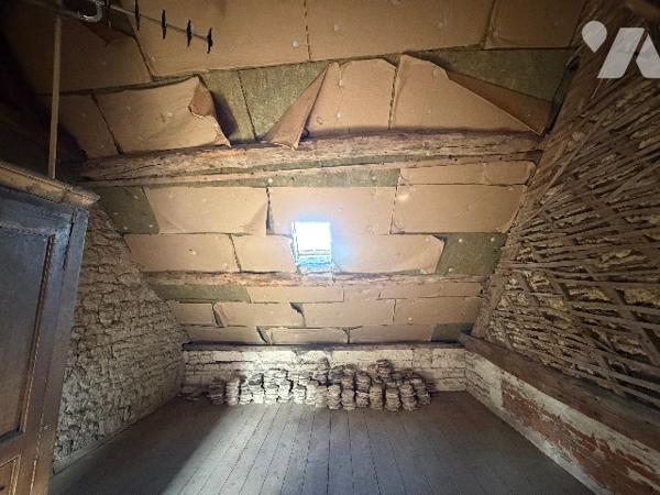 A MORTREE, une maison à usage d'habitation à rénover (59,88m²)