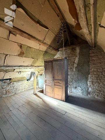 A MORTREE, une maison à usage d'habitation à rénover (59,88m²)