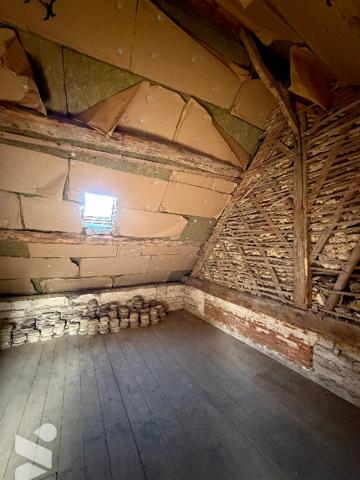 A MORTREE, une maison à usage d'habitation à rénover (59,88m²)