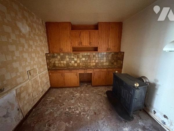 A MORTREE, une maison à usage d'habitation à rénover (59,88m²)