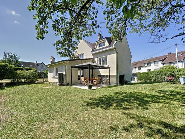 A vendre Maison de 6 pièces de 104 m² à Plaisir