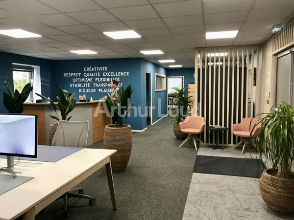 Bureaux à louer ou à vendre à Wasquehal avec 33 places de parking privatives