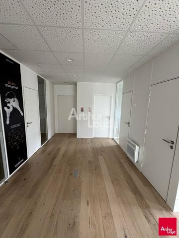 Bureaux neufs de 75m² avec une belle visibilité sur axe passant - VITRE