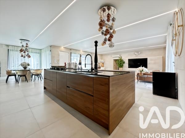 Maison à vendre 7 pièces 212 m² Chelles