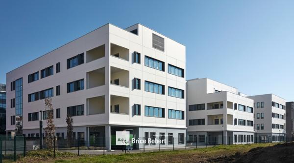 Bureaux à louer avec laboratoire et parkings à Lyon 8ème proximité hôpitaux