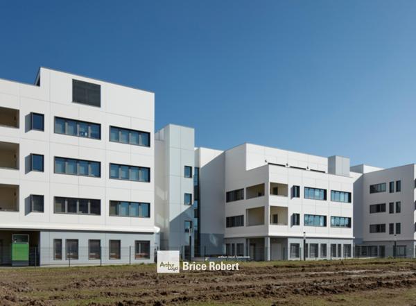 Bureaux à louer avec laboratoire et parkings à Lyon 8ème proximité hôpitaux
