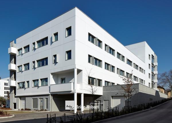 Bureaux à louer avec laboratoire et parkings à Lyon 8ème proximité hôpitaux