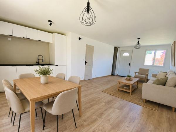 Maison rénovée de plain-pied avec 3 chambres et jardin – Hourtin 278 000 €