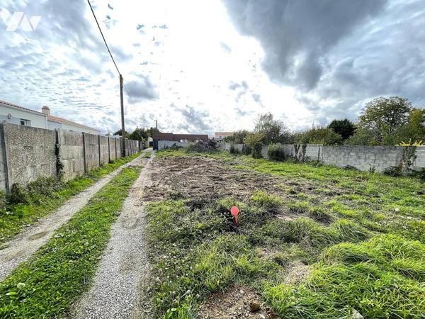 A VENDRE - BOUGUENAIS - Beau-soleil - En second rideau - Terrain à batir d'env 337m².