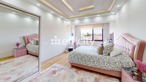 Maison 8 pièces - 415 m² Exclusivité efficity