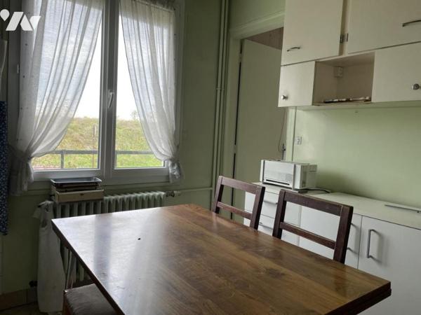 Maison de 5 pièces A RENOVER. Terrain clos de 767 m².